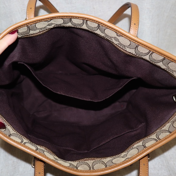 Coach Zip Tote In Signature Jacquard With Stripe - Picture 6 of 15